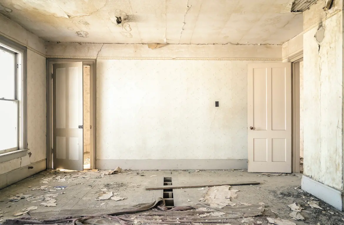 Waste disposal crew managing a cleanout project in Lucas Valley-Marinwood